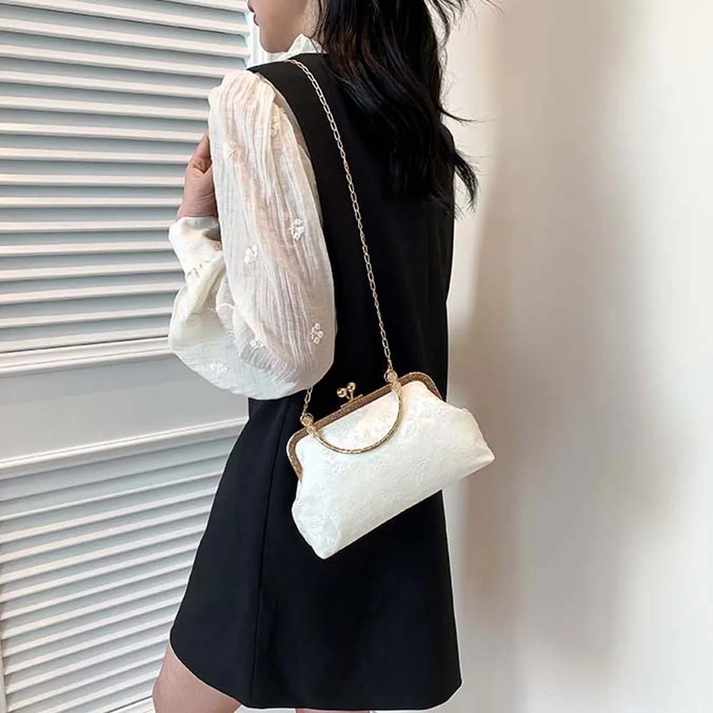 

Clasp Frame Embroidery Chinese Style Handbag Luxury Purse Hanfu Shell Handbag Large Capacity Nylon Print Chain Shoulder Pouch