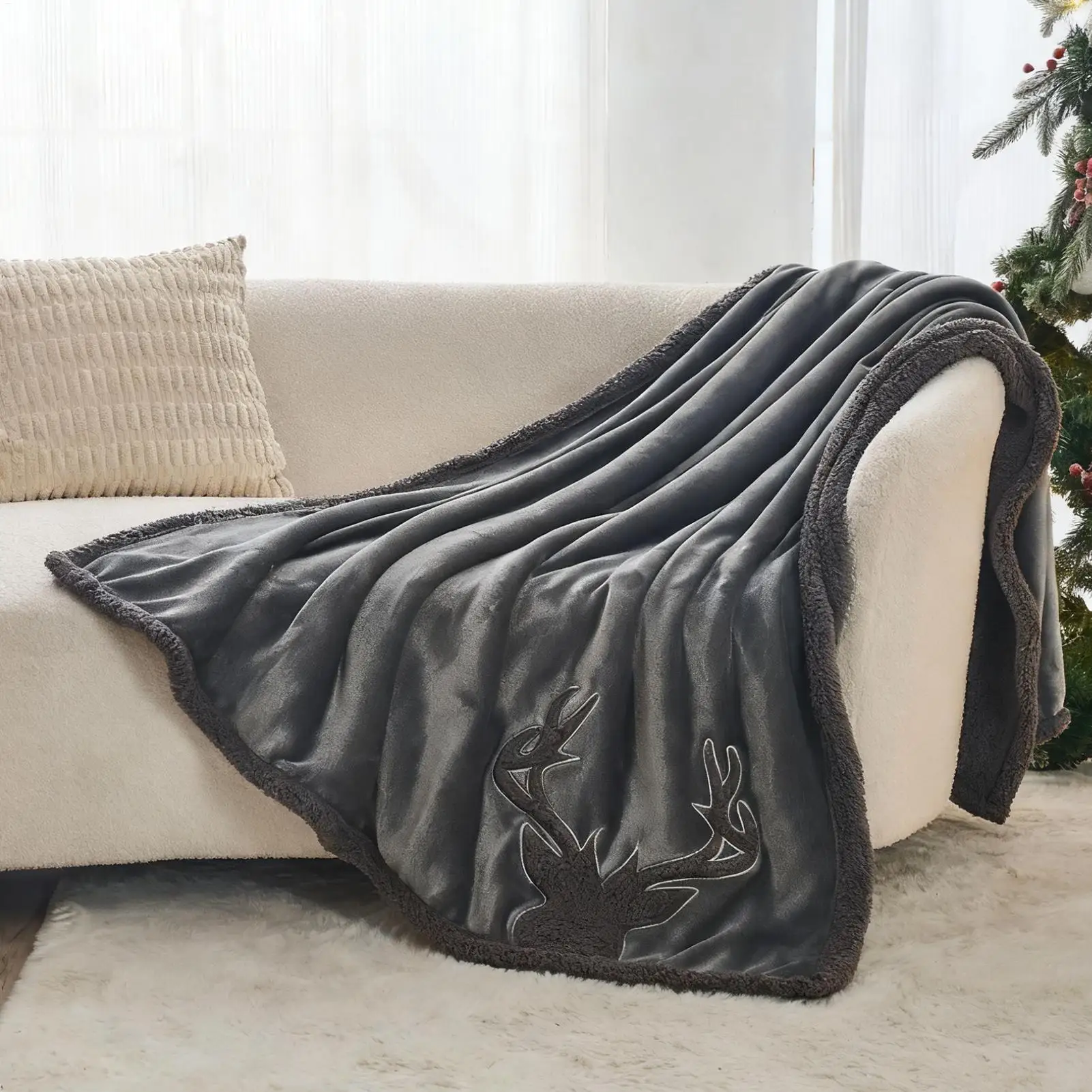 

Christmas Throw Blanket Double-Layer Christmas Decorations Elk Bed Throws Couch Blanket for Sofa Bedroom Living Room Office