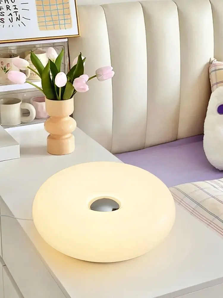 Lampa stołowa Bauhaus z gniazdem USB, lampka nocna do sypialni, dekoracja do salonu, jadalni, lampka ambientowa w kształcie pączka (nie szkło) — zdjęcie 2