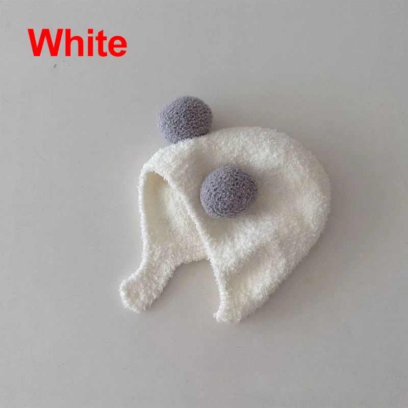 Niedliche Winter-Warme Kinder-Mützen für Mädchen und Jungen, Fleece-Wollmützen mit Bommel, Einfarbige Wollmützen mit Ohrenschutz, Weiche Neugeborenen-Mütze – Detail 4