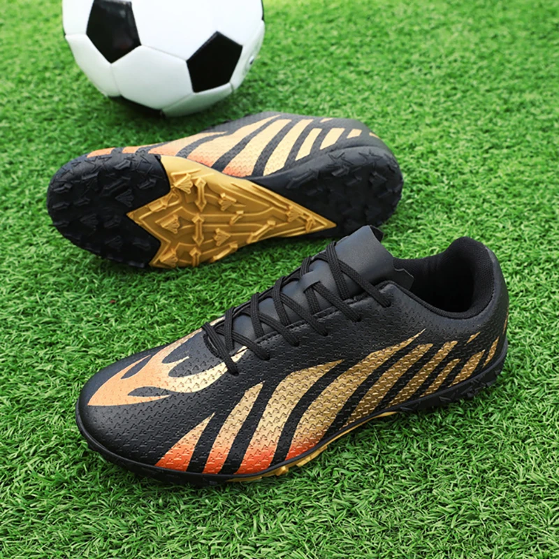 Training Low-Top Football Shoes Men Women Anti-collision Safety Toe Cap Anti Slip Wear-resistant Sole Outdoor Football Sneaker