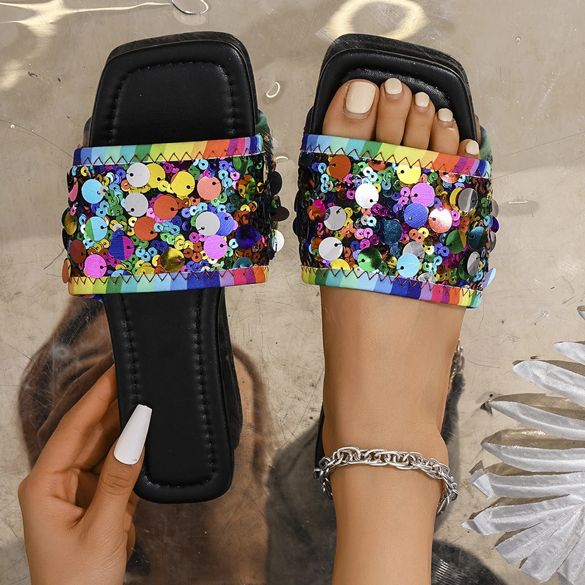 

Women Slippers Summer Comfortable Fashion Beach Sandals Lightweight Casual Home Slippers Sexy Square Toe Flat Shoes Slides Women