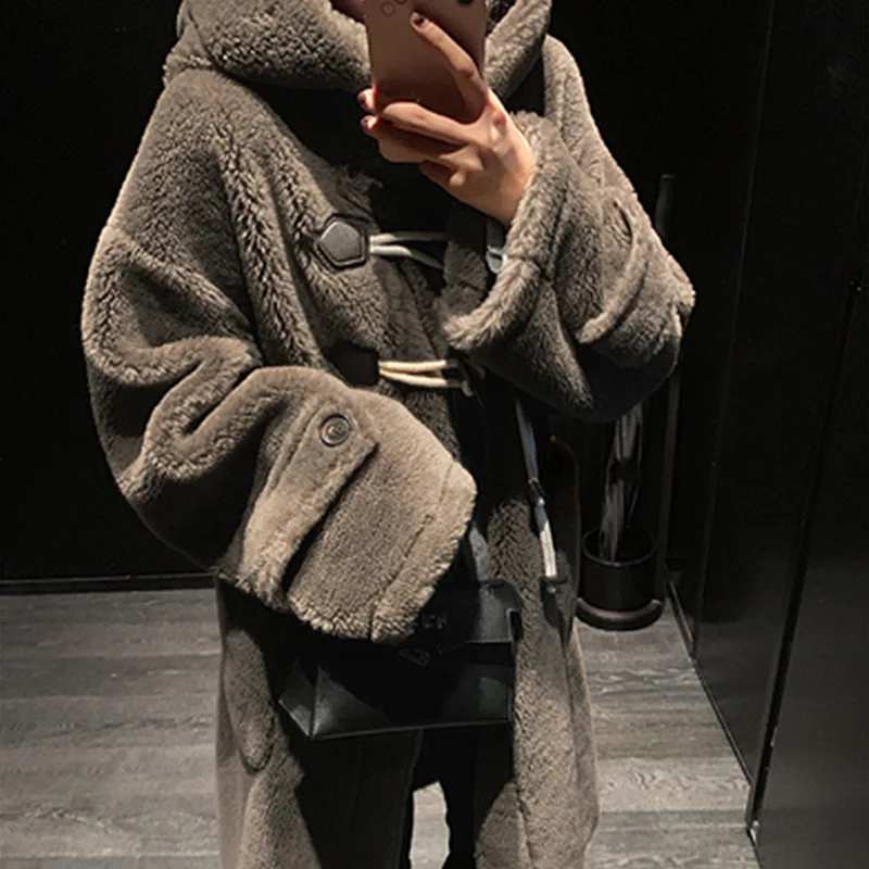 2024 Haining Fur Brown Bear Horn Button Sheep Sheared Fleece Coat Female Lamb Fur One Piece Fur Coat Female