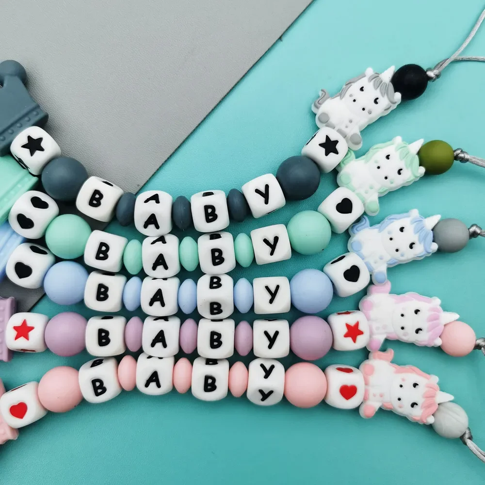 Personalizzato inglese russo Silicone lettera nome bambino unicorno Silicone ciondolo ciuccio clip catene massaggiagengive bambino Kawaii giocattolo regali