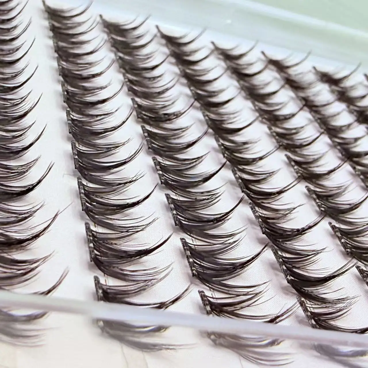 Hot Selling Self Adhesive Natural Looking Soft  Fluffy Faux Mink  False Eyelash For Daily Wear Party Makeup Date Night