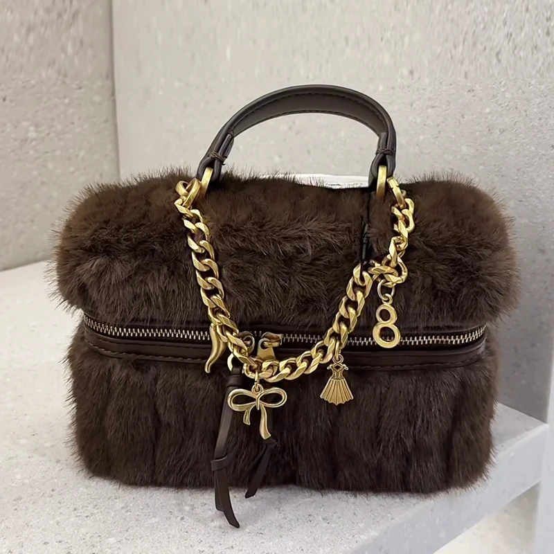 

Brand Faux Fur Box Bag Luxury Designer Plush Bags For Women Retro Metal Chain Shoulder Bag Winter New Elegant Versatile Handbag