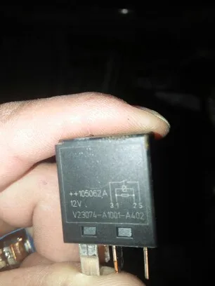 

V23074-A1001-A402 12В 4 10 шт.