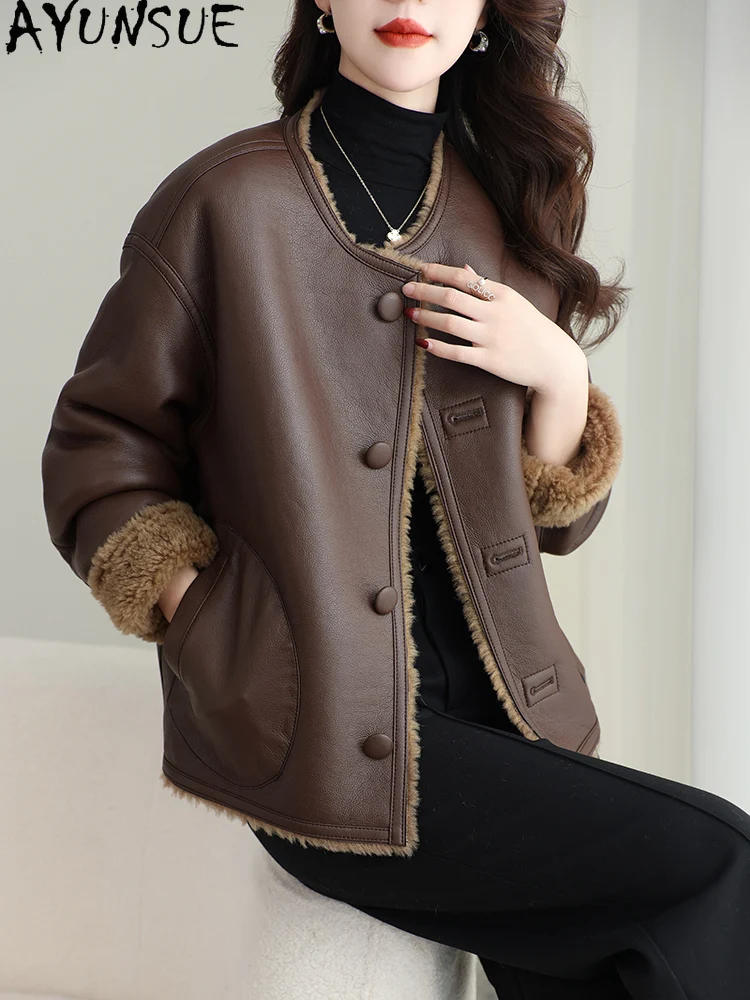 معطف صوف 100% من AYUNSUE للنساء 2025 جاكيت شيرلينغ من الأغنام الحقيقي ملابس شتوية للسيدات من الفرو المركب pallltt Жengarško جديد في المعاطف