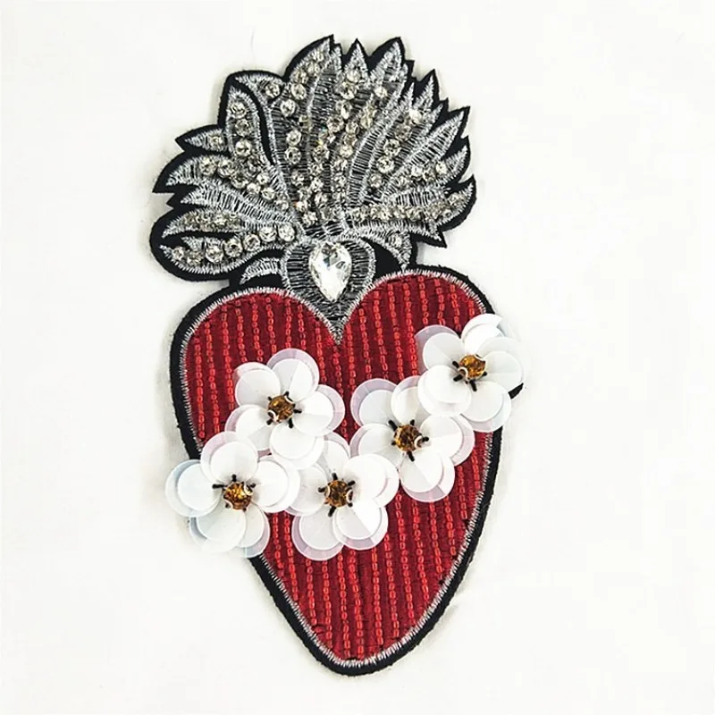 1 قطعة من الأحمر القلب مطرز الترتر التصحيح مخيط على الأزهار القماش ملصق DIY بها بنفسك الملابس حبة التصحيح شارة زين المطرزة حبة #2