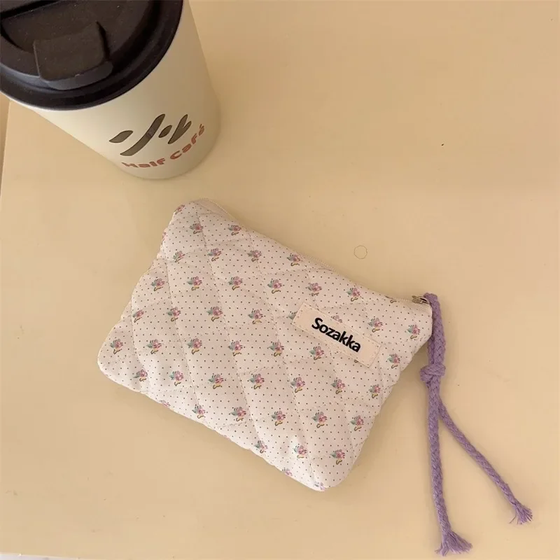 Fashion  Sanitary Napkin Storage Bags Small Cosmetic Bags Flower Pattern Zipper Coin Purses Lady Girls MakeUp Bag Key Money Bags