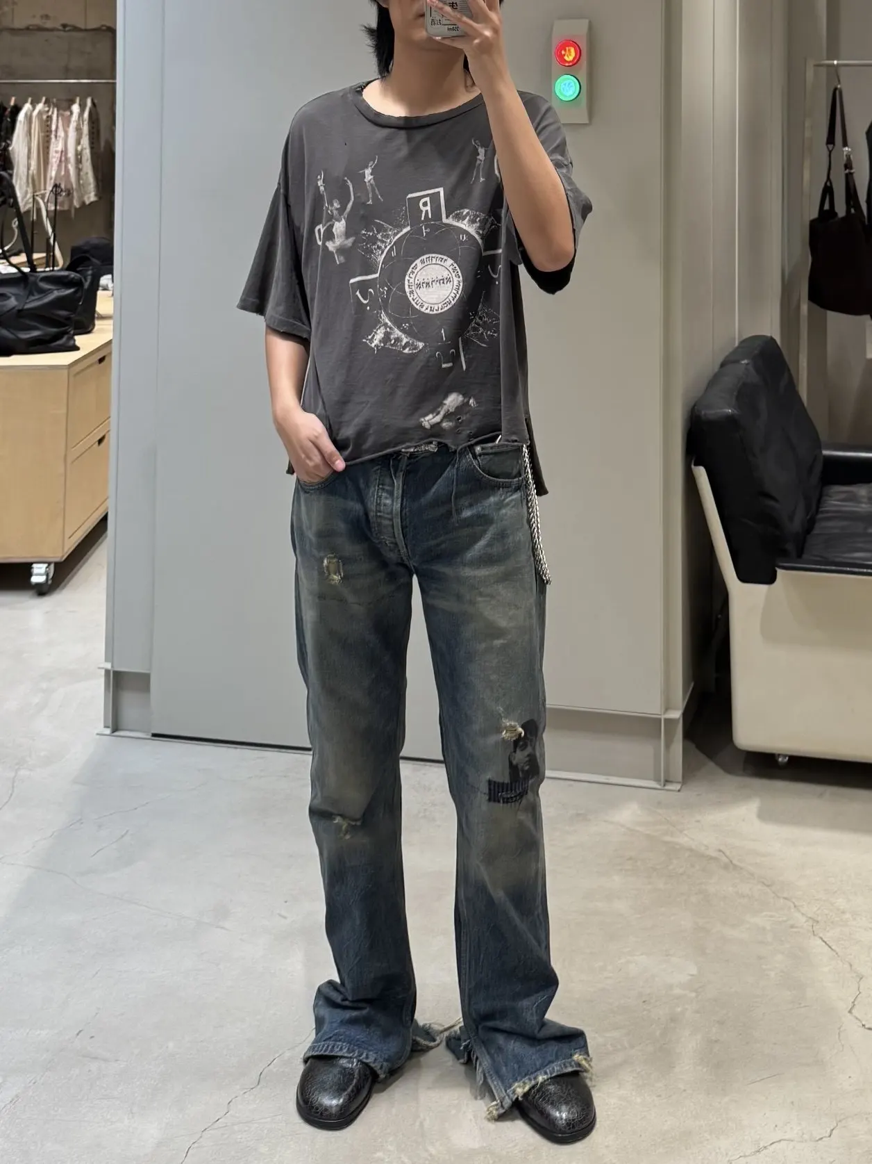 ER/D only child hexagram sticker portrait washed old damaged slightly pulled jeans