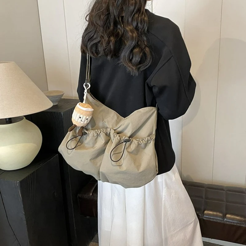 New Lightweight Nylon Drawstring ToteBag Literary Leisure Wrinkle Crossbody Bag Lazy Large Capacity Student Underarm Wrinkle Bag