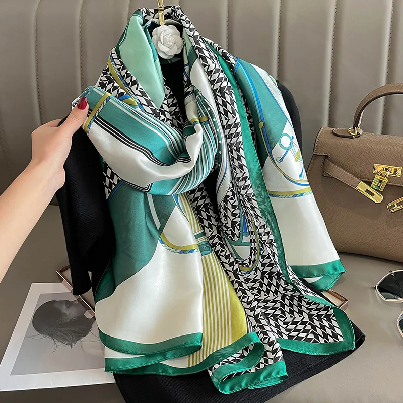 2023 Luxury Sunscreen Neckerchief Popular Satin Silk New Beach Towel Lady Leopard Print Scarves Fashion 180X90CM Shawls muffler