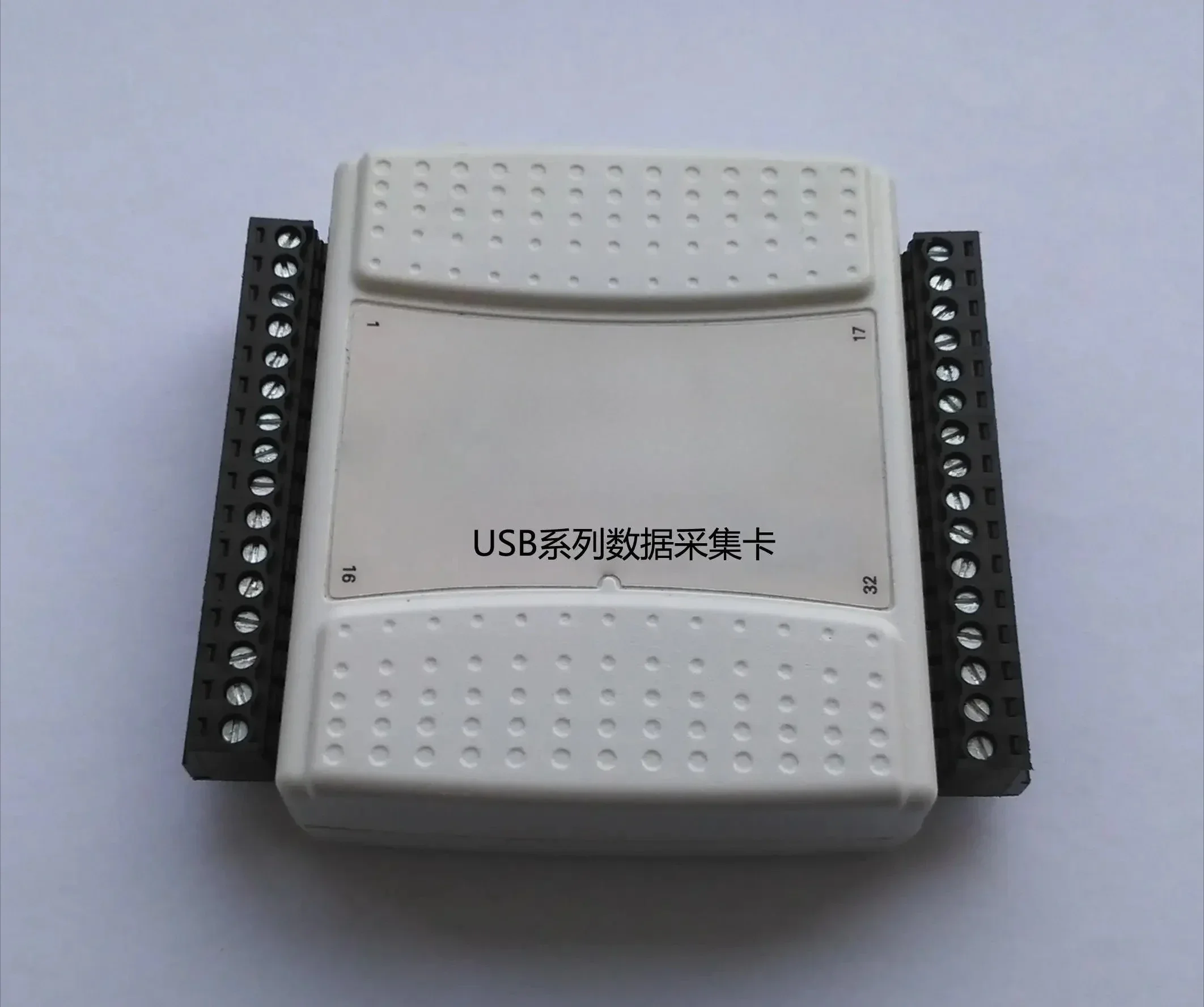 USB High-speed Synchronous Data Acquisition Board 8-channel 16-bit AD 400K Performance Far Exceeds NI USB-6009