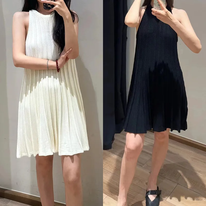 

【Gift Free】2026 Spring French Niche Minimalist Halter Sleeveless Hollow-Out Knit High-Silhouette Round-Neck Dress for Women