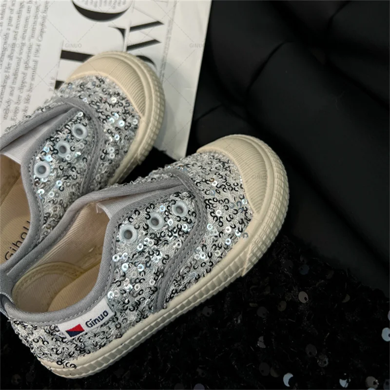 2024 nuove scarpe per bambini autunnali Bling Bling scarpe di tela per ragazze scarpe da ginnastica per ragazzi con suola morbida