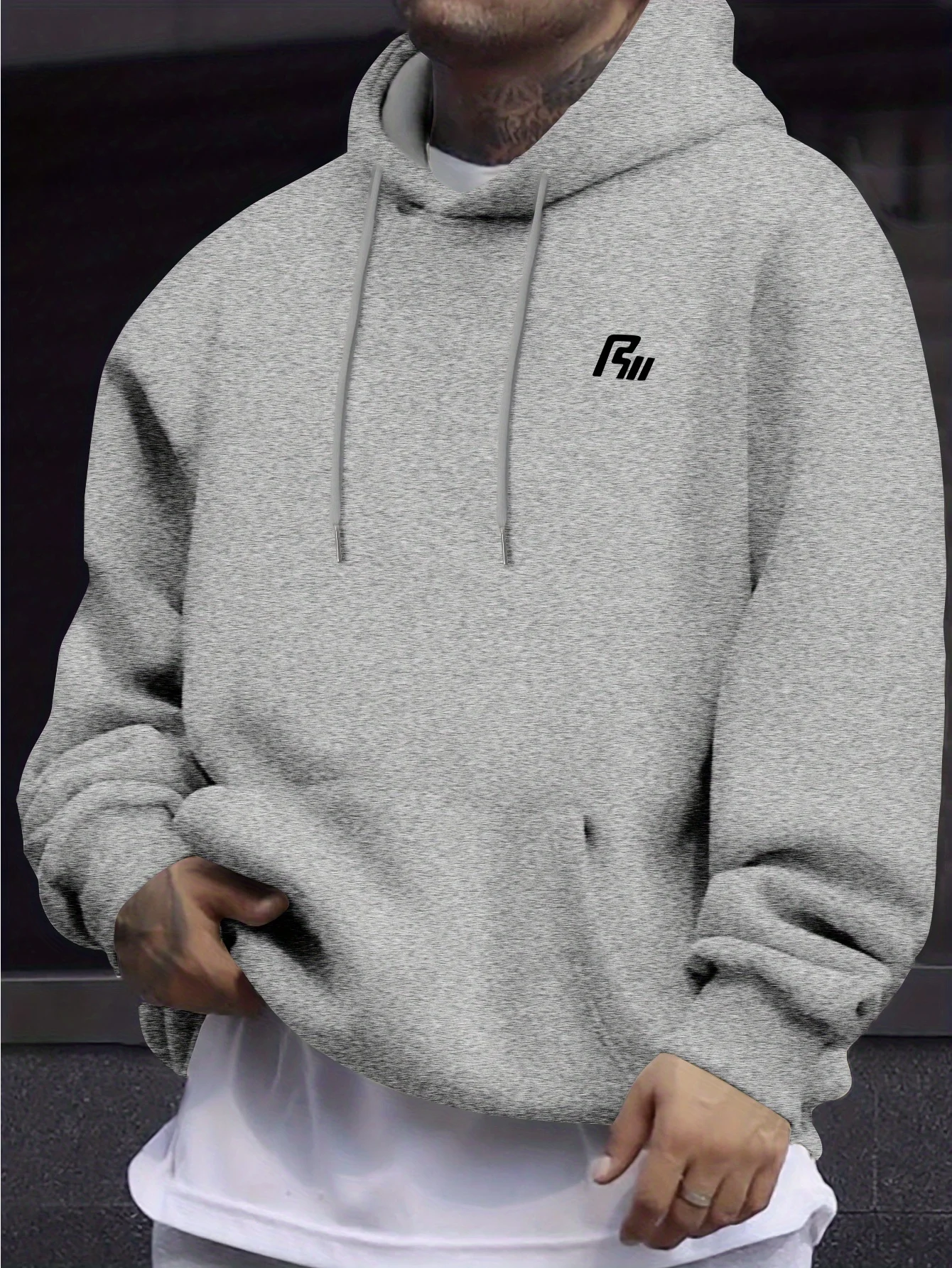 Neuer, trendiger, minimalistischer Herren-Hoodie mit Buchstabenmuster, ein unverzichtbares Winterkleidungsstück mit weichem Innenfutter, geeignet für Freizeit- und Sportbekleidung. – Detail 3