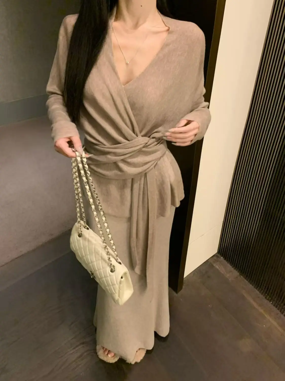 Donna 2025 Primavera Autumu Nuovo stile pigro Allentato Cross-Stretch Top Vita alta Gonna sottile sui fianchi Set da due pezzi da donna