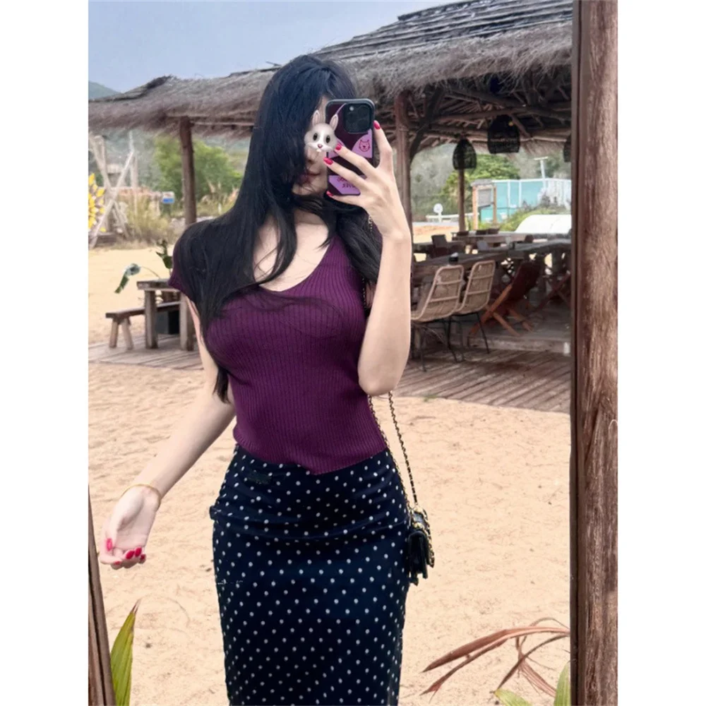 بلوفر نسائي صيفي مثير موديل 2025 بأكمام قصيرة متماسكة أساسية بلوفر مرن ضيق للسيدات ملابس الشارع الشهير أساسيات تي شيرت على الطراز الكوري