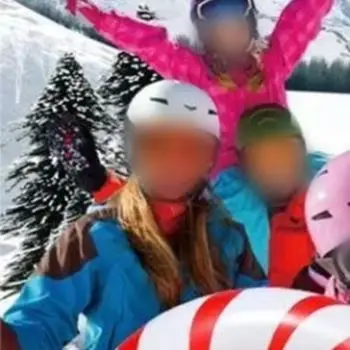 For Family Friendly Inflatable Snow Tube 90cm with Secure Handle Placement for Shared Winter Recreation on Snow Fields and Hills