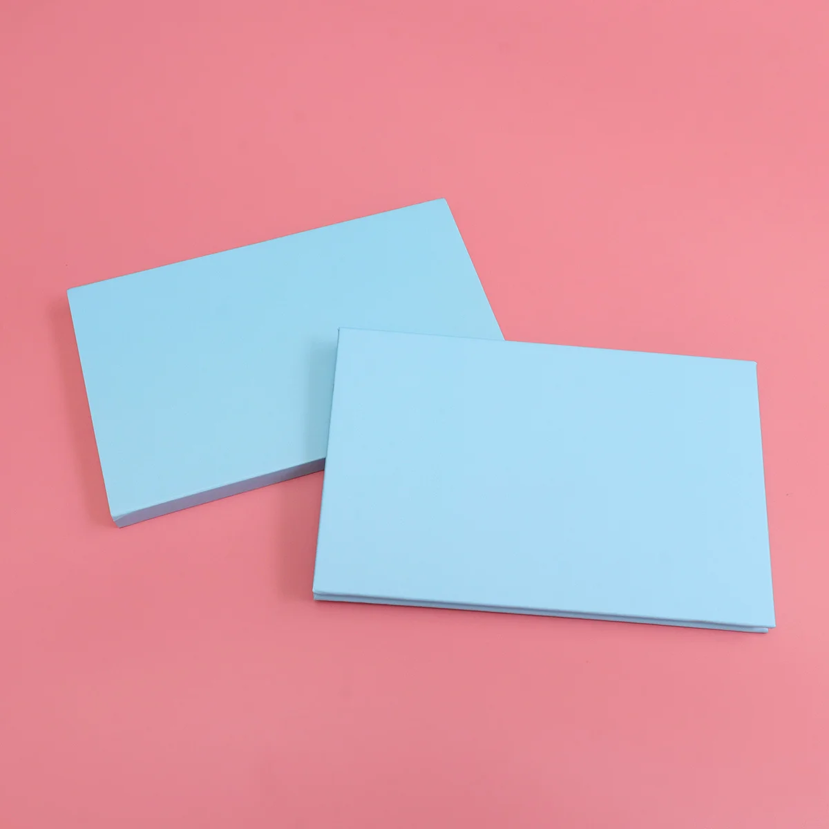 Paleta de Sombras para Olhos com 15 Cores, Profissional, Altamente Pigmentada, Tons para Look de Dia e Noite, Compacto de Sombra Azul