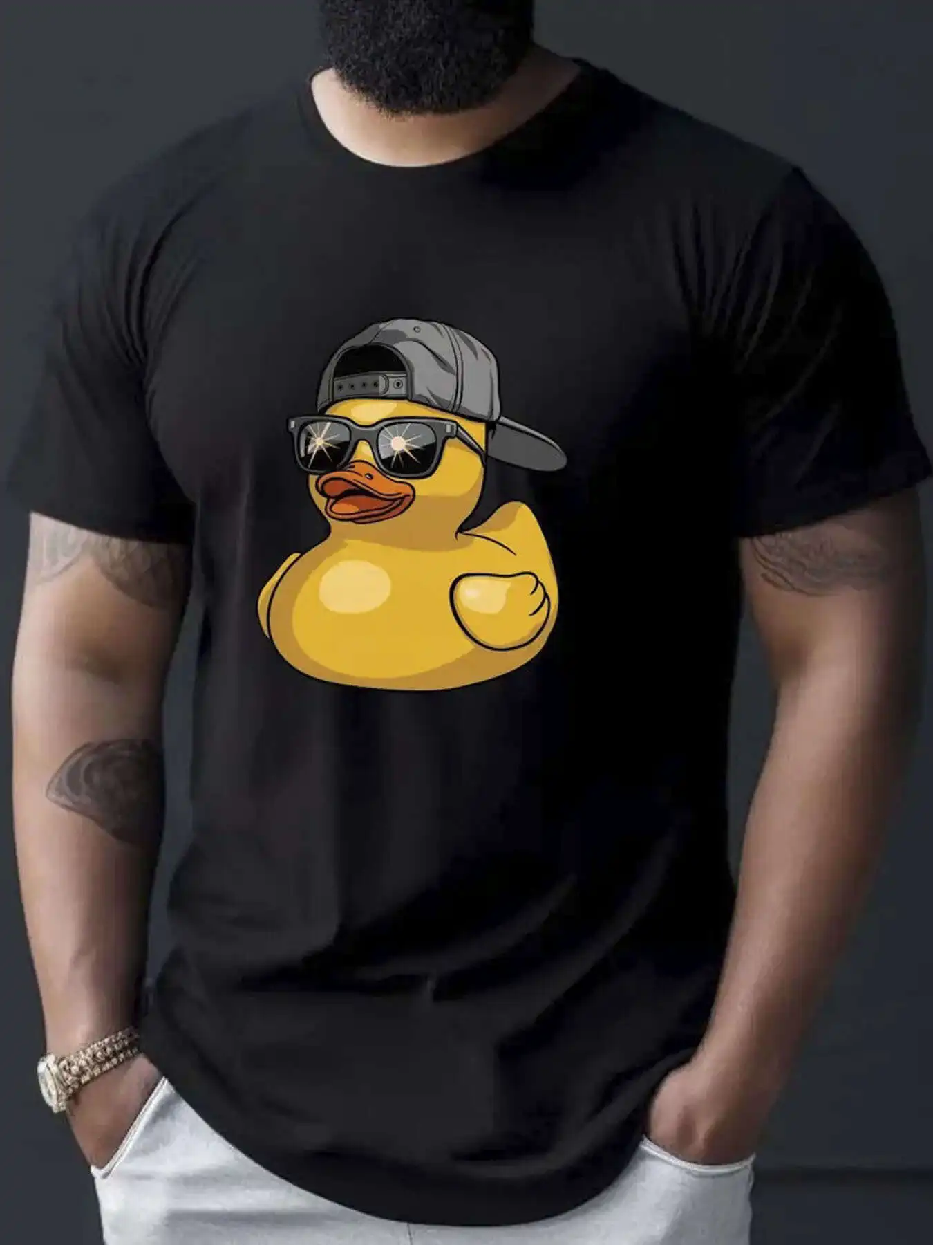 

Men's Duck Baseball T-Shirt - Yellow Duck & Baseball Cap Print, Round Neck Short Sleeve, Sports Outdoor Wear