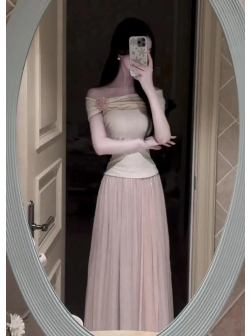 توب نسائي صيفي مثير بتصميم زهور ثلاثية الأبعاد بكتف واحد، قميص قطني ضيق على الطراز الكوري للعمل