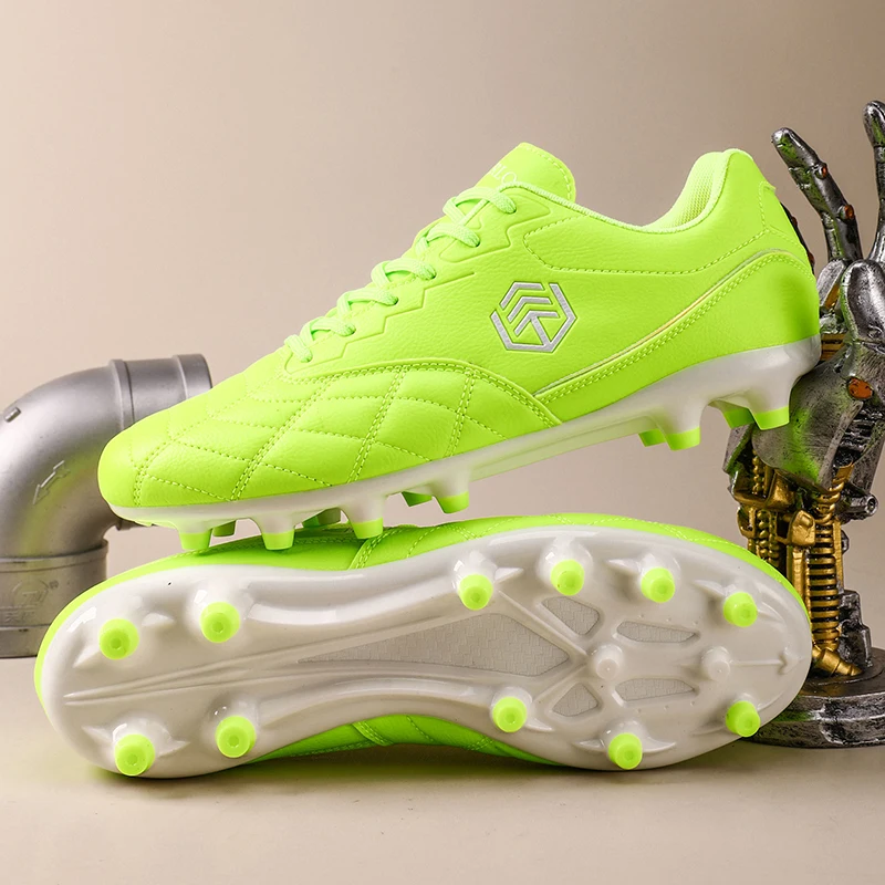 

A pair of children's four-season leather football shoes with long studs, wear-resistant football shoes, sizes 30-46，HXH-T2506