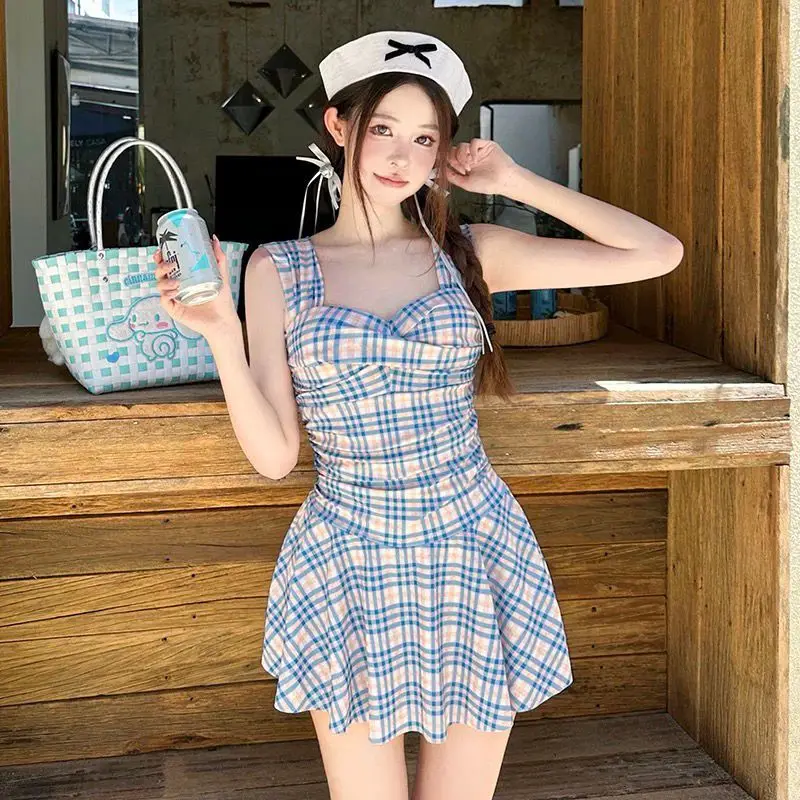 Nuevo traje de baño de una pieza para vacaciones en la playa adelgazante plisado estilo a cuadros azul para mujer