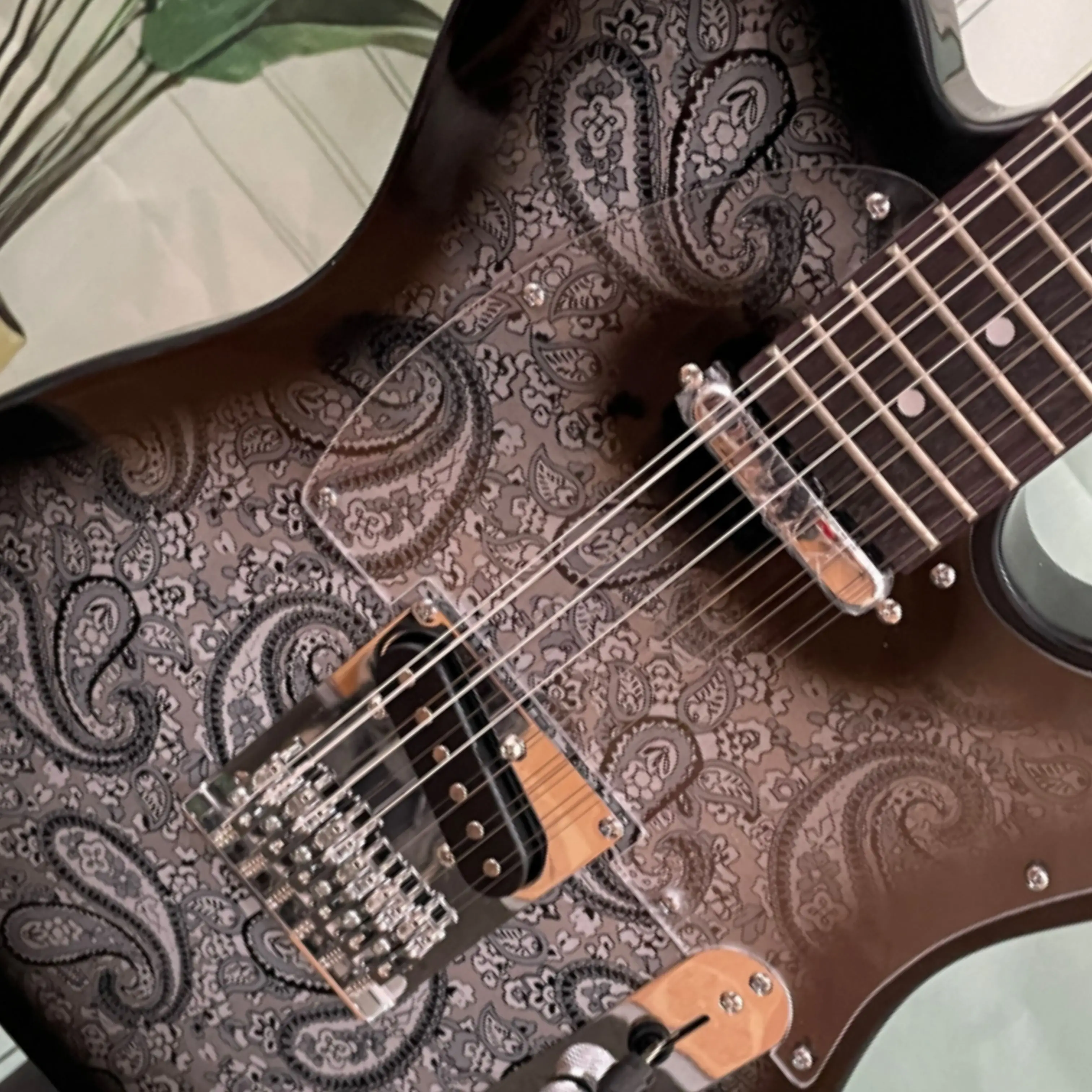 12-String Black Electric Guitar With Artistic Printed Body, Single-Coil Pickups Guitars, 22-Fret Rosewood Fingerboard Guitarra