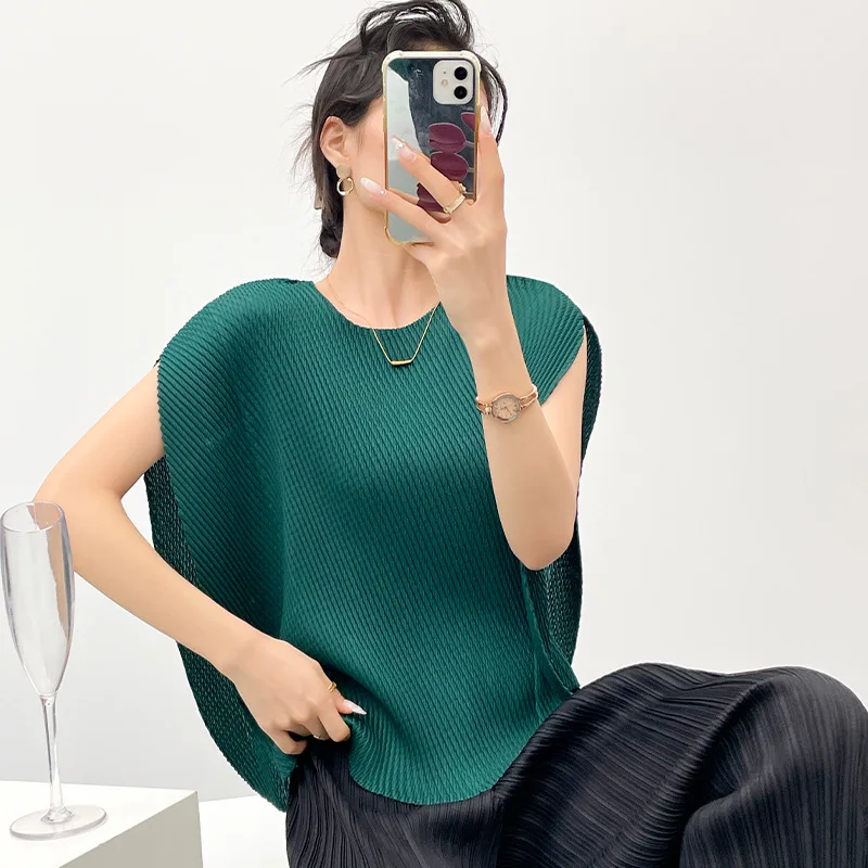 Miyake Irregular Top 2025 Summer New Fish Scale Pleated T-shirt Slimming Base Women's Short Sleeved Vent Loose Tee