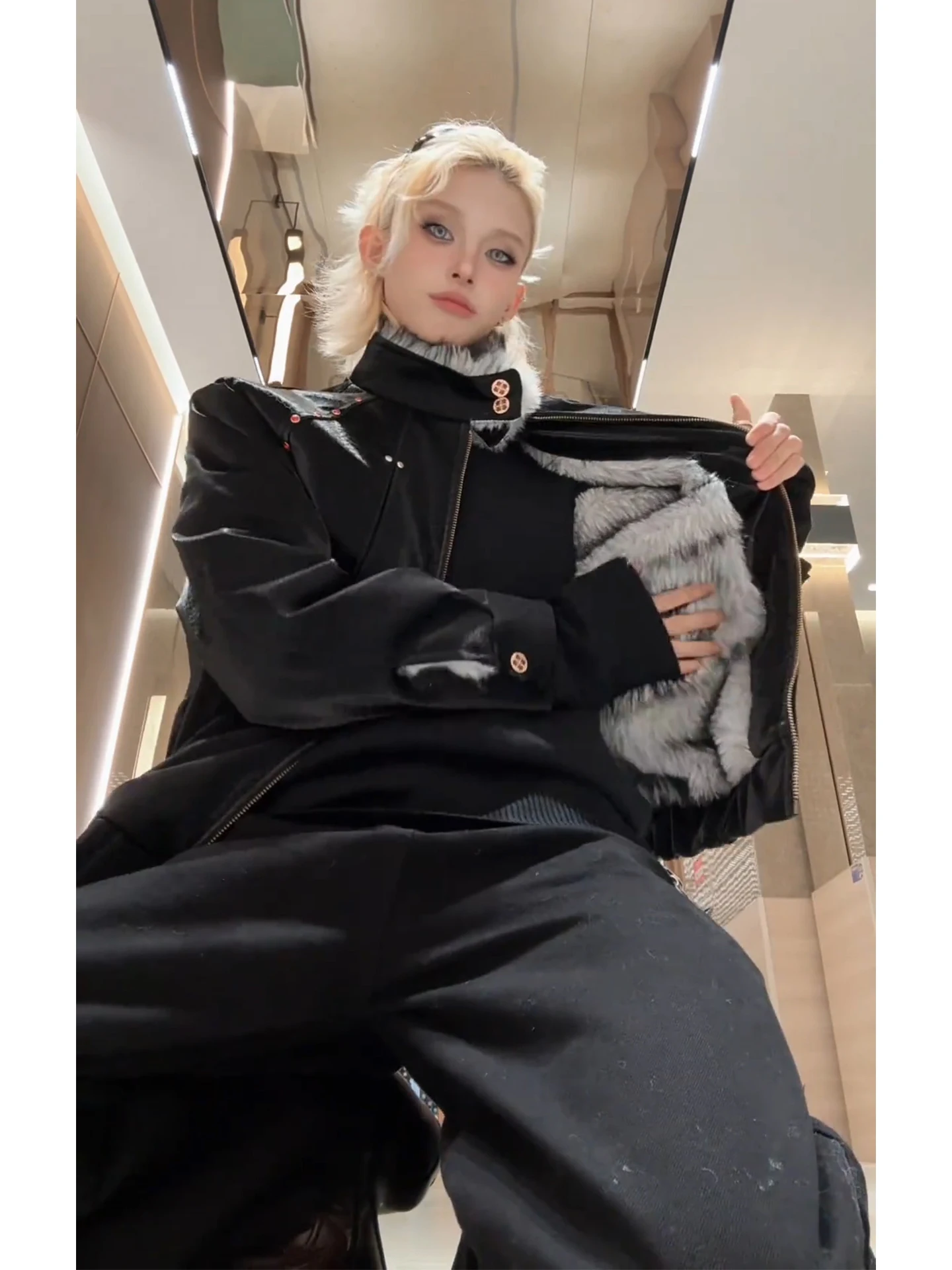 

Thiened Winter Cotton Jaet ex Snowy Silver Wolf Fur Coat Warm And Cozy Mountain Eagle Design Long Sve Casual Wear