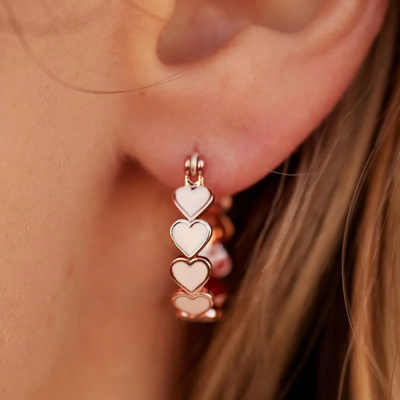Huitan Weiße Herz-Emaille-Creolen für Damen, Roségoldfarben, temperamentvolle, süße Ohrringe, neuer trendiger Schmuck