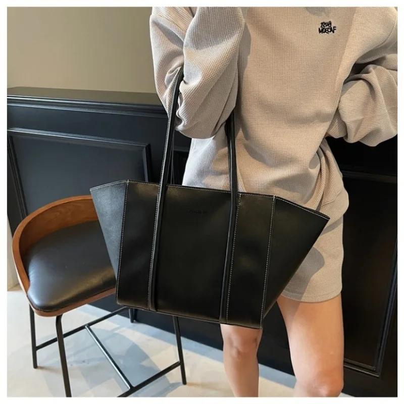 New Sling Shoulder Crossbody Bag Women Casual Commuting Tote Bags Ladies Travel Large Capacity Messenger Luxury Designer Handbag