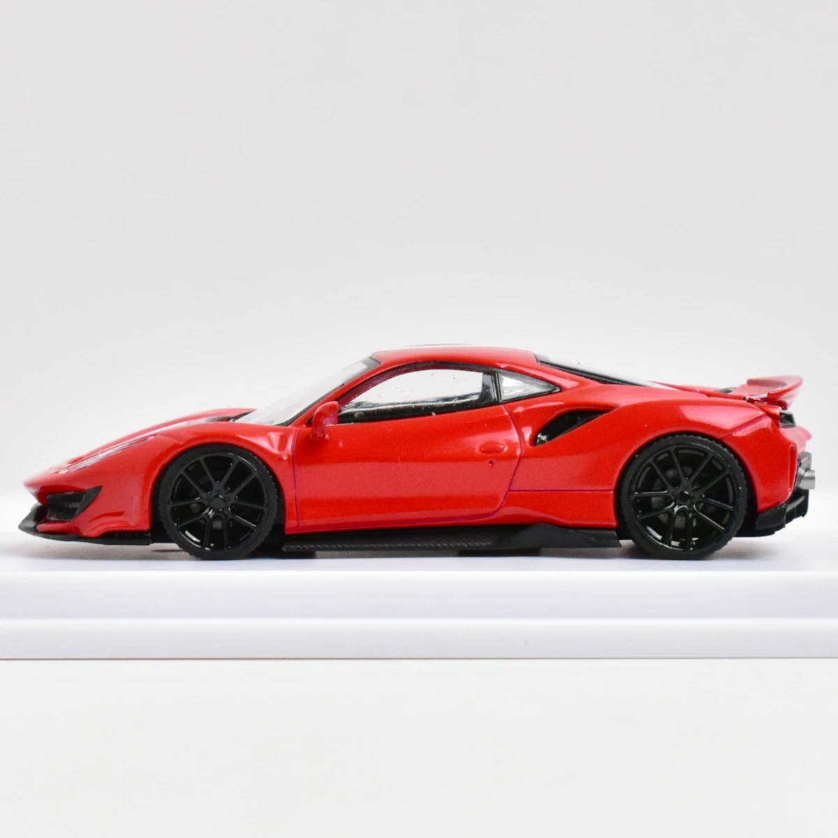 DCM 1:64 Novitec 488 Pista Diecast Model Car