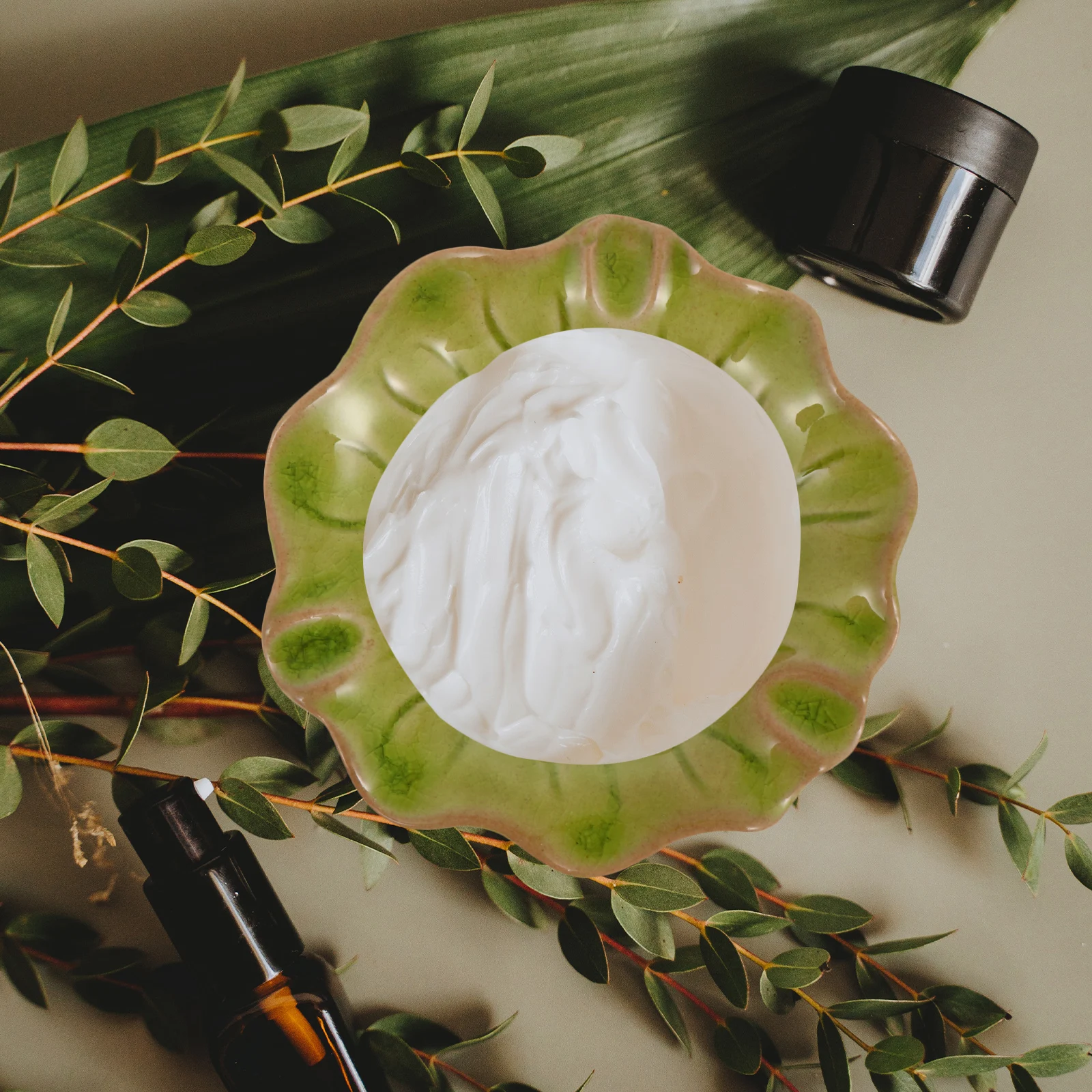 

Ceramic Essential Oil Plate Aromatherapy Tray for Beauty Salon Facial Mask Mixing Blending Aromatic Oil Holder Decorative Tray