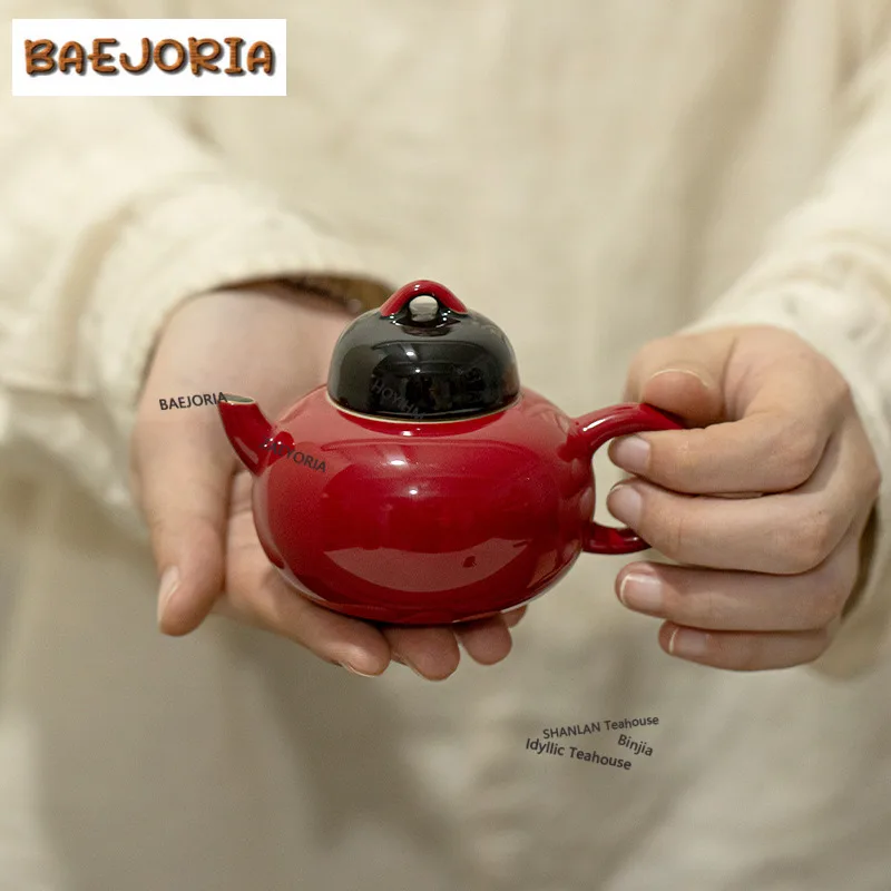 

Forbidden City Red Chinese Ceramic Teapot Aesthetic Tea Infuser Pot Tea Maker Kettle With Filter Tea Services Decoration Craft