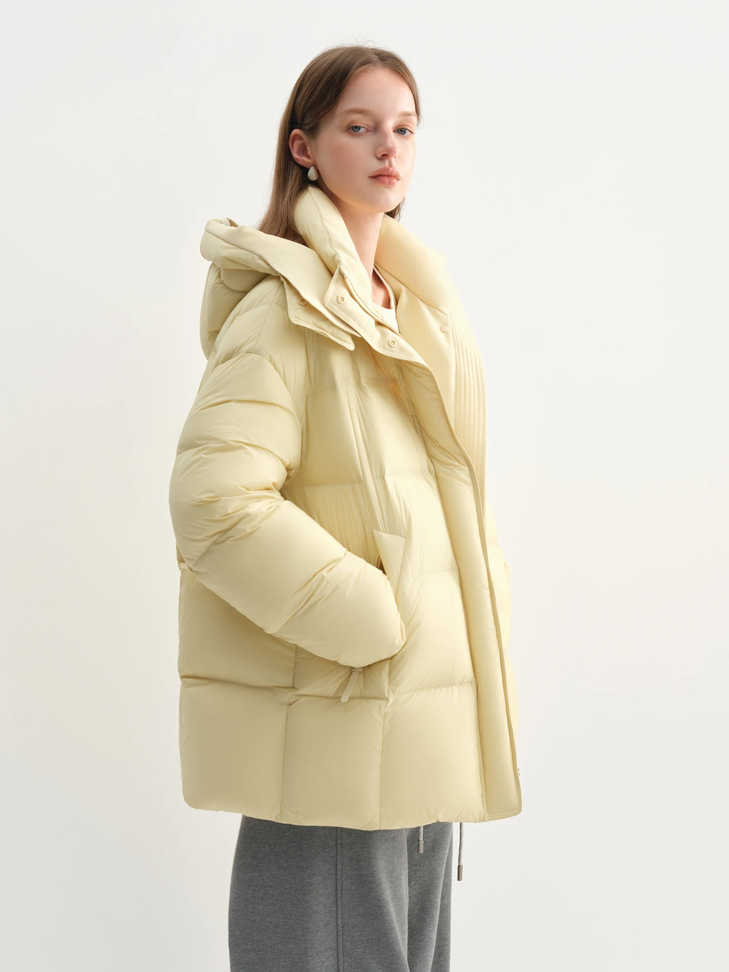 FSLE Winter 2025 Women's Oversized Puffer Jacket - Short Hooded Down Coat 90% White Duck Down Fill for Casual Comfort and Warmth