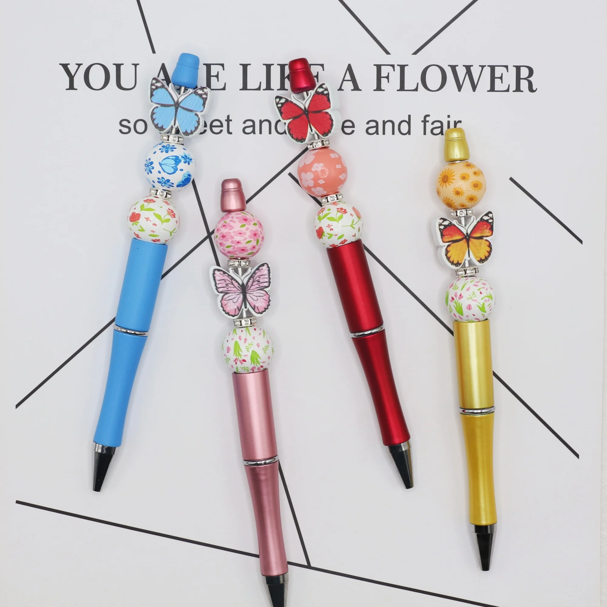 6 قطعة جديد الربيع والصيف قوس قزح فراشة زهرة موضوع DIY بها بنفسك حبة قلم حبر جاف ومجموعة خرز خشبي ، مكتب ودراسة العرض