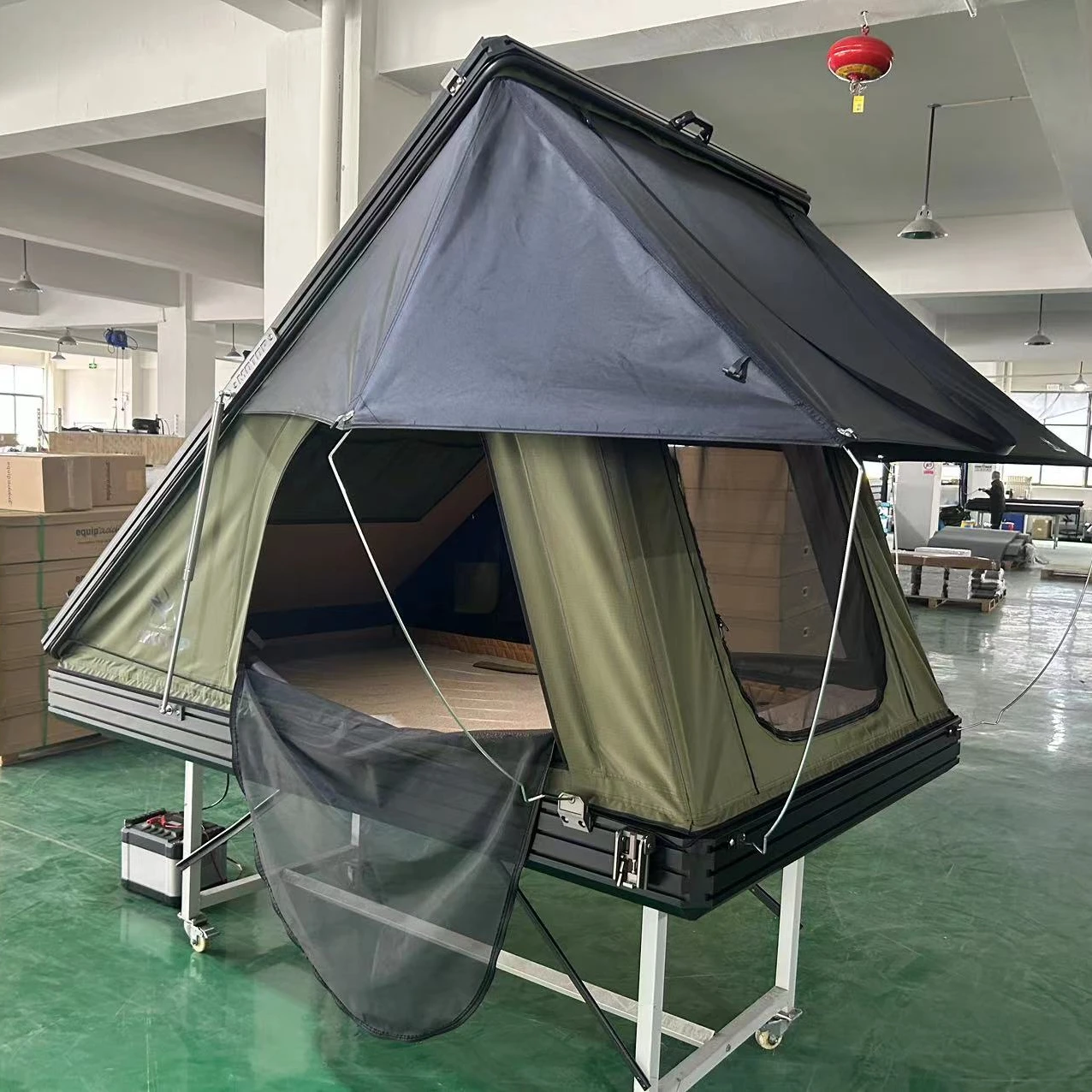 Deluxe three-aisle thick floor triangular hard-shell roof tent with exhaust fan