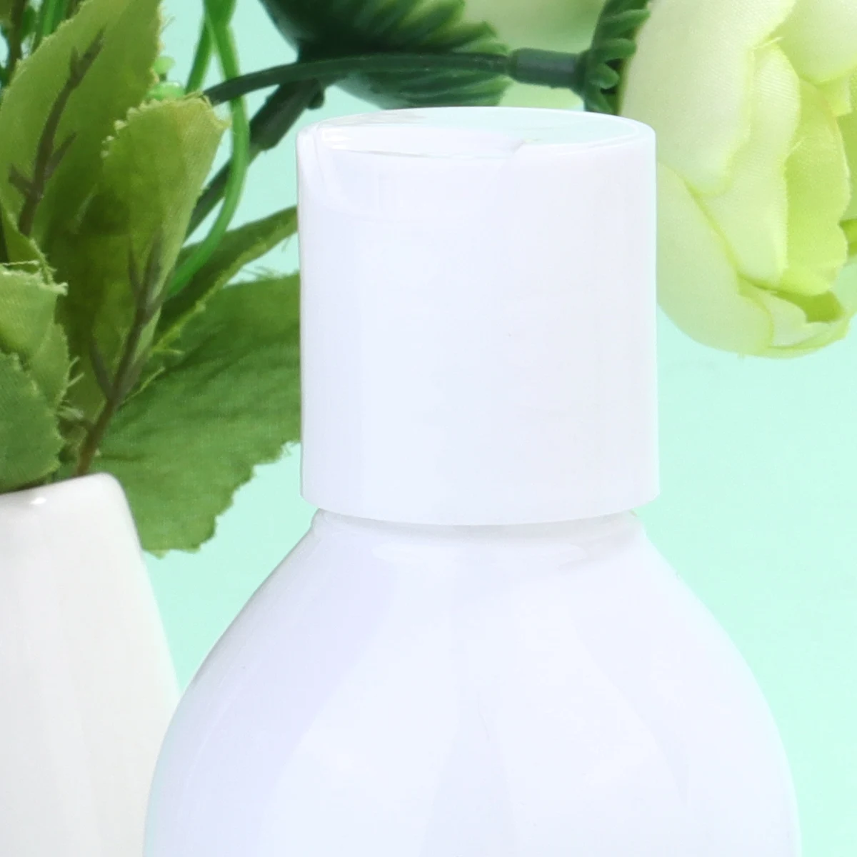 

6pcs Travel Shampoo Dispenser Bottles Portable Empty Containers for Lotion Serum Sunscreen Foundation Hair Conditioner