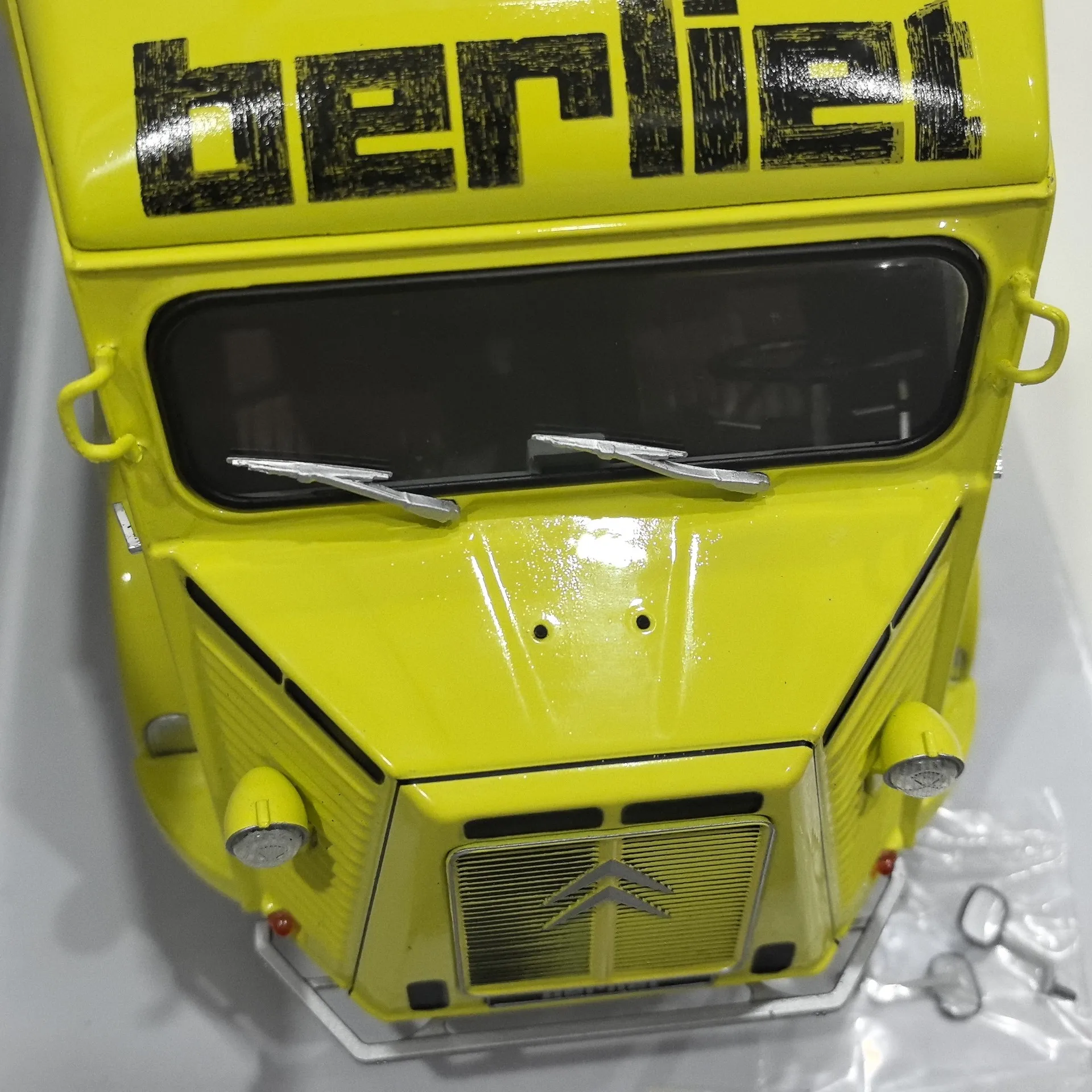 다이캐스트 솔리도 1/18 스케일 시트로엥 타입 HY 1969 시트로엥 밴 합금 자동차 모델 소장 장난감 선물 기념품 디스플레이 장식품