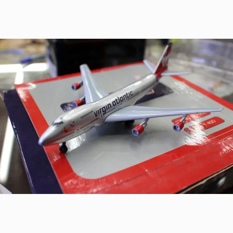 Die Casting 1/400 Scale 747-200 Virgin Airlines Boeing Passenger Aircraft Alloy Airplane Model Simulation Toys Plane For Boys