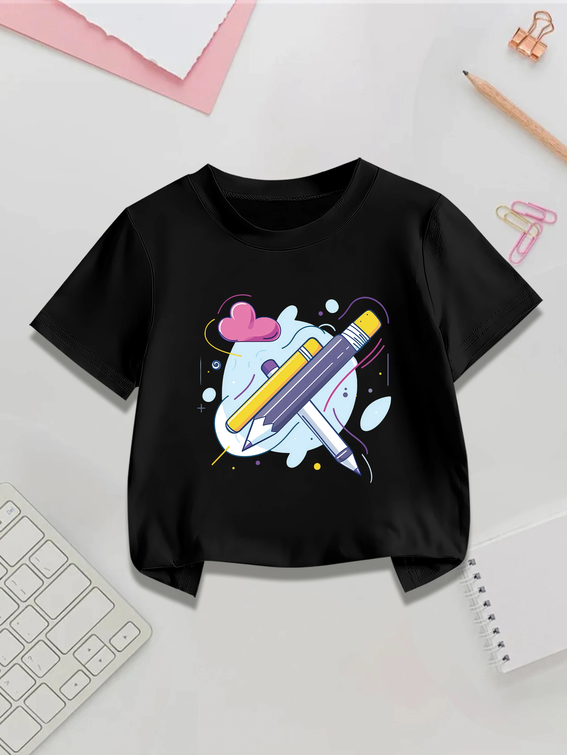 

1 шт.: Милая летняя футболка с коротким рукавом для девочек с мультяшным принтом «Снова в школу»