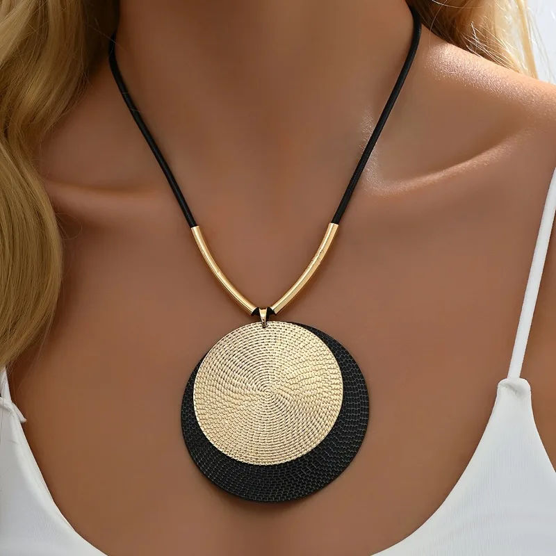Geometric Pendant Necklace Versatile Stitching Exaggerated Banquet Party Queen-Inspired Jewelry Decoration for Formal Occasions