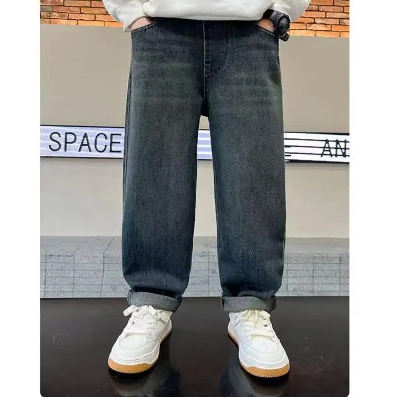 2026 Neue Kinder-Samt-Jeans mit weitem Bein für Jungen im Herbst und Winter, dicke, warme und lockere Freizeithose für 4-12 Jahre – Detail 5