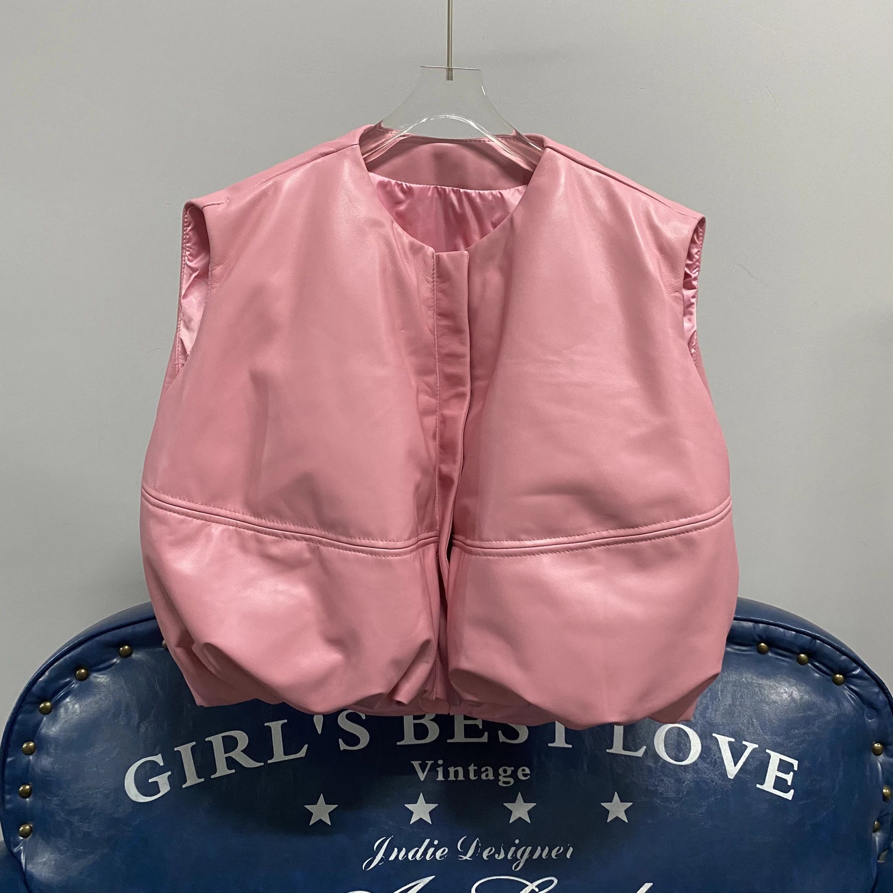 

Женский розовый жилет из овчины ort Jaet 2024, новый Sle в стиле ретро, Гонконг, свободный пуховый жилет, дизайн на молнии для поездок на работу