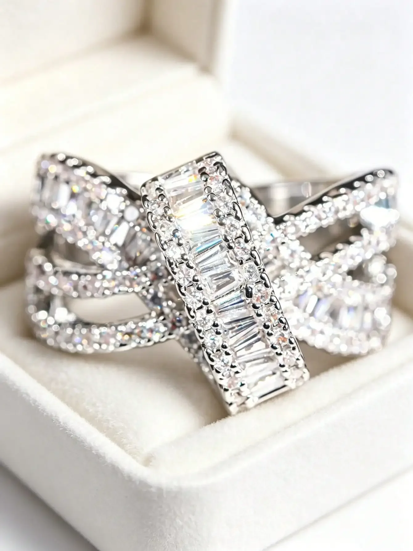 1PC Elegant French Style Cross Gradient Square Ring, Full Synthetic Zircon Paved Design, Trendy Decorative Jewelry for Ladies, Wonderful Gift Choice for Bride on Wedding Day, Valentine's Day and Mother's Day