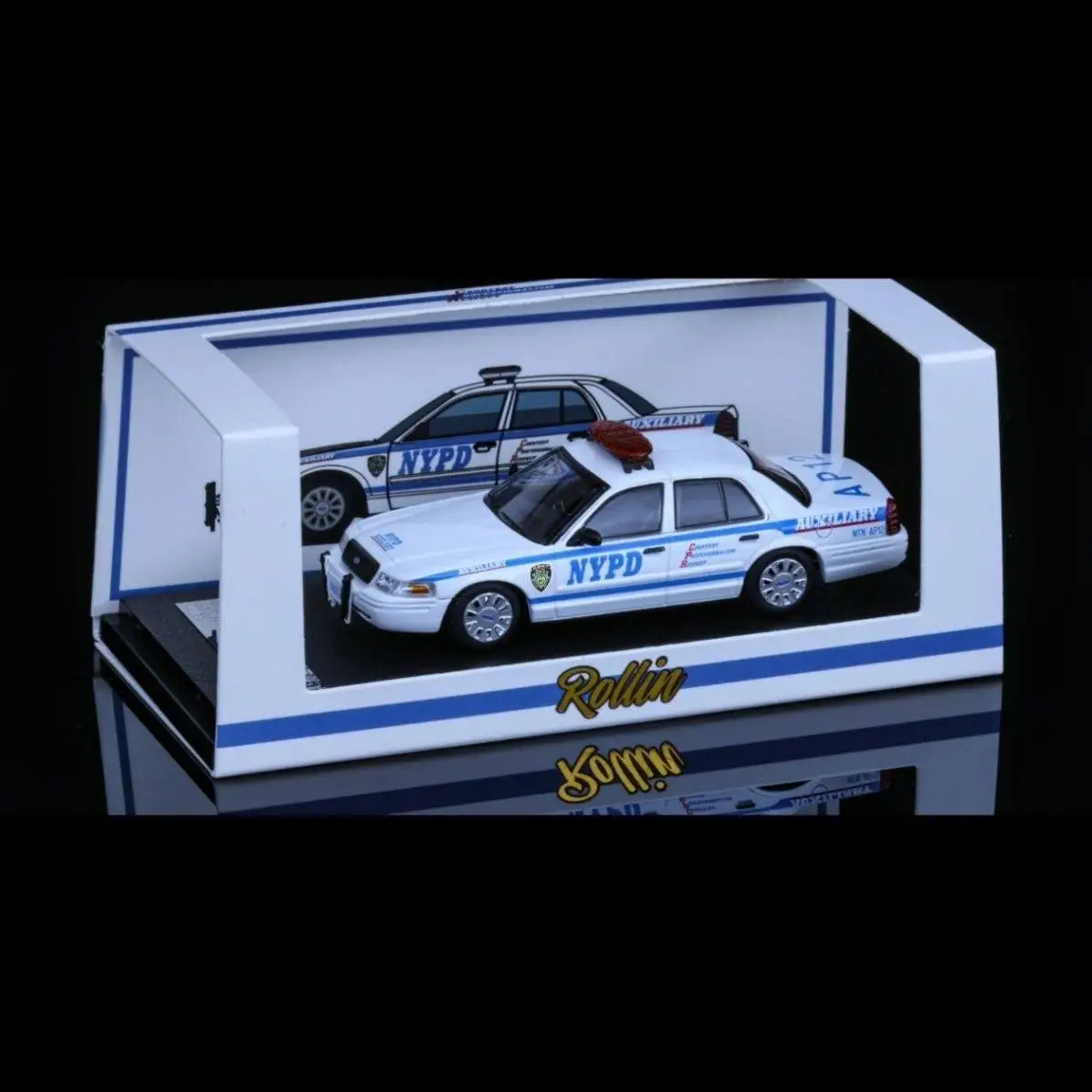 

Rollin 1/64 CV New York Auxiliary Police Patrol Car Alloy Model