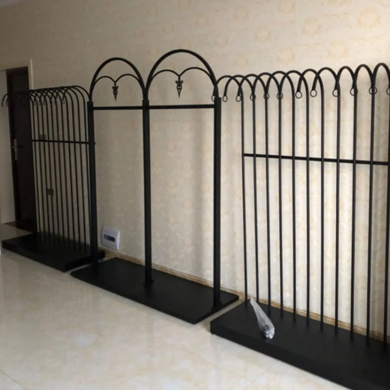 Custom, pakaian gantung rak Tampilan garmen populer Eropa butik furnitur hitam toko pakaian ritel fitting Modern Gust